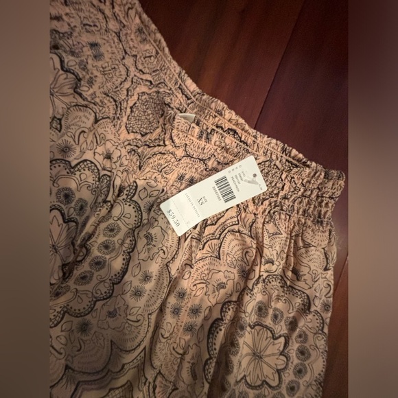 Anthropologie peach and black split leg pants - Picture 4 of 6